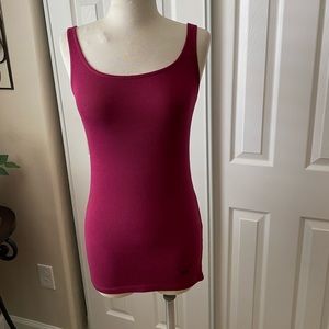 BURBERRY BRIT BRIGHT PLUM RIBBED VEST SIZE: Small: